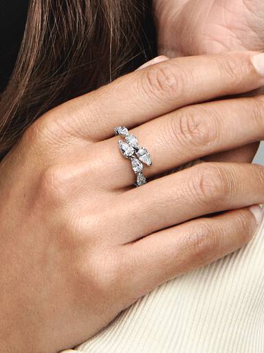 Sparkling Overlapping Band Ring