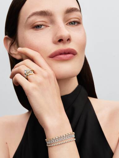Sparkling Stella Crossover Ring