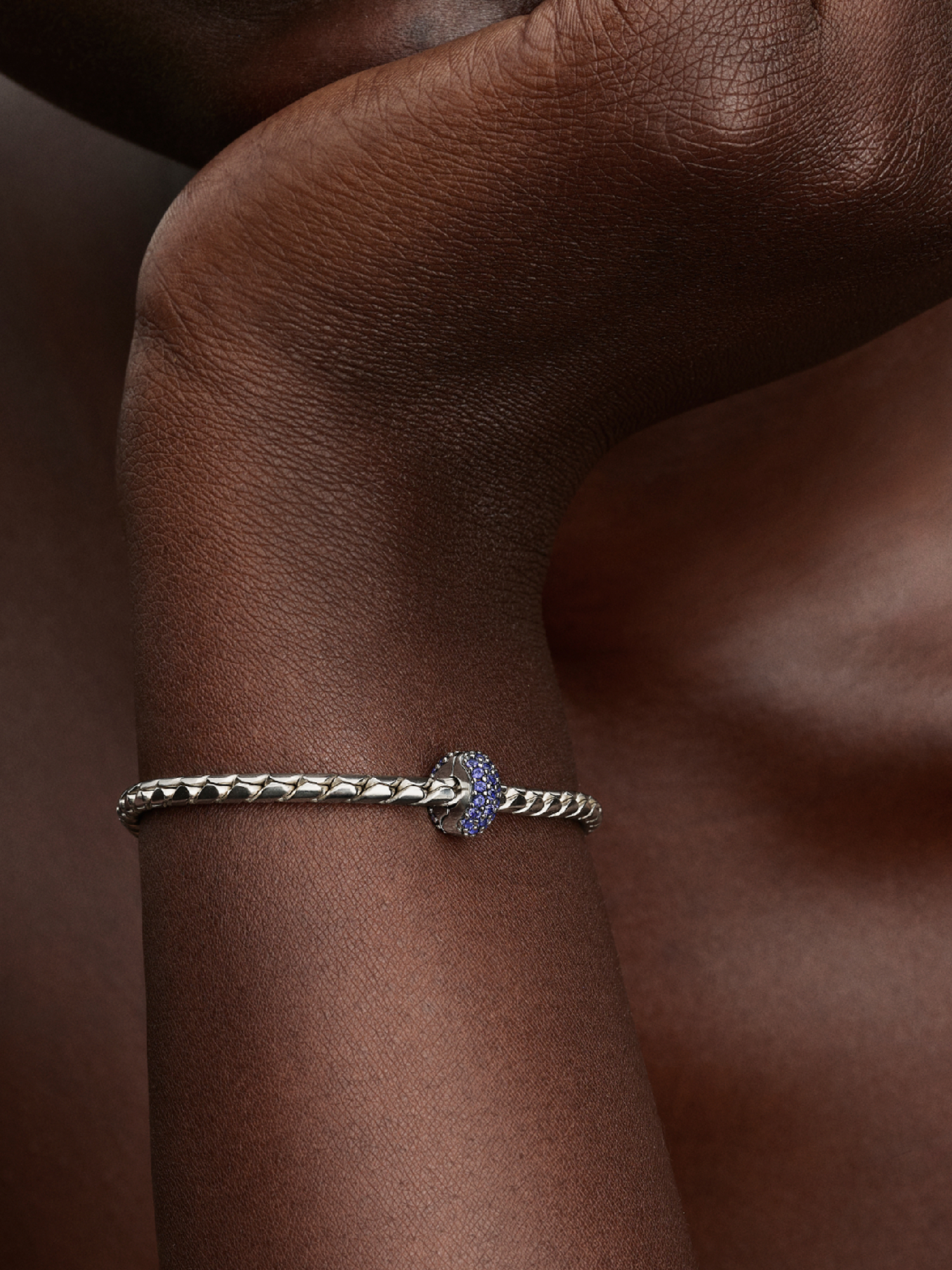 Royal Blue Stone Clip Charm | スターリングシルバー | パンドラ'