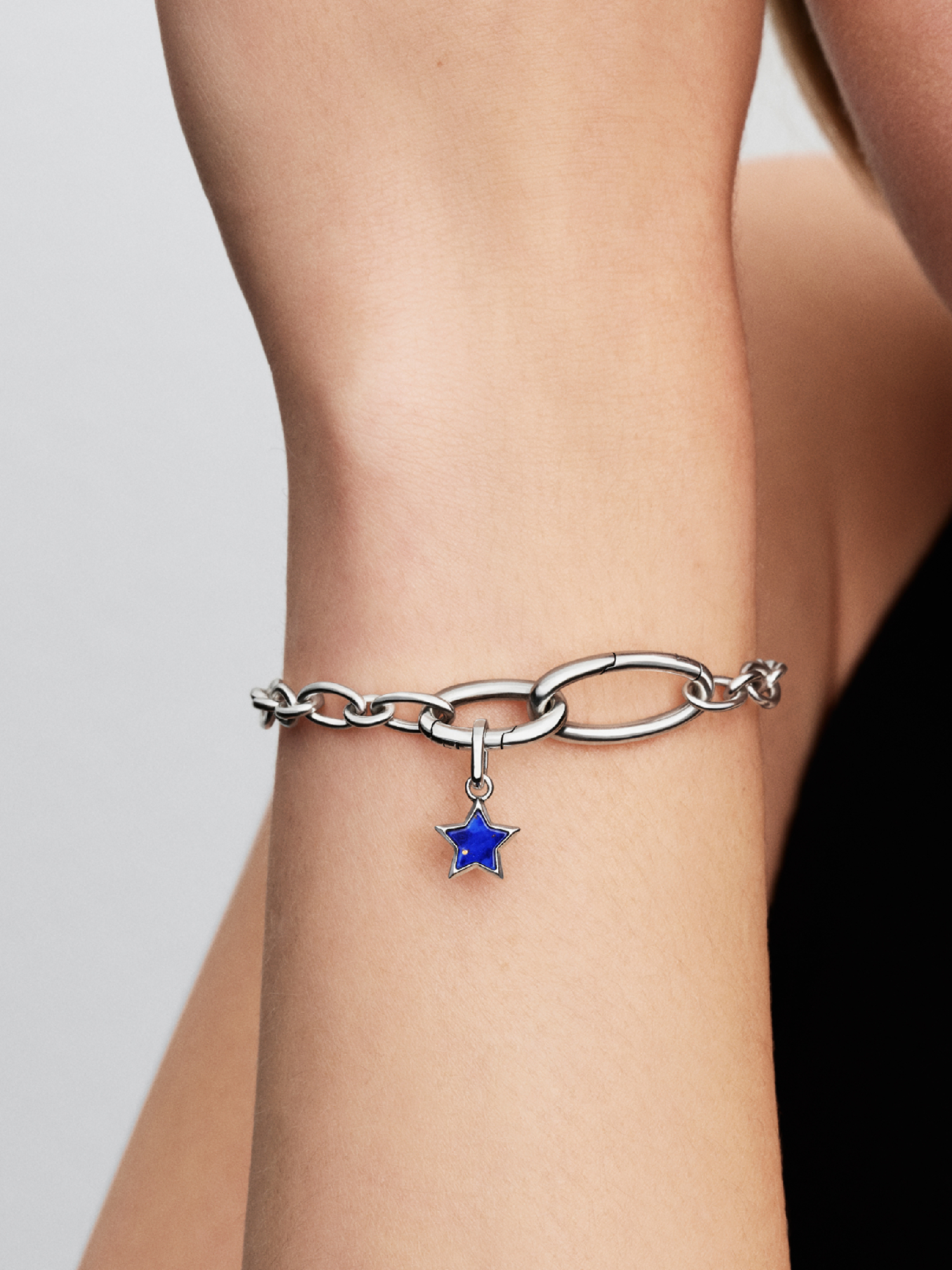 Blue Star Mini Dangle Charm | スターリングシルバー | パンドラ'