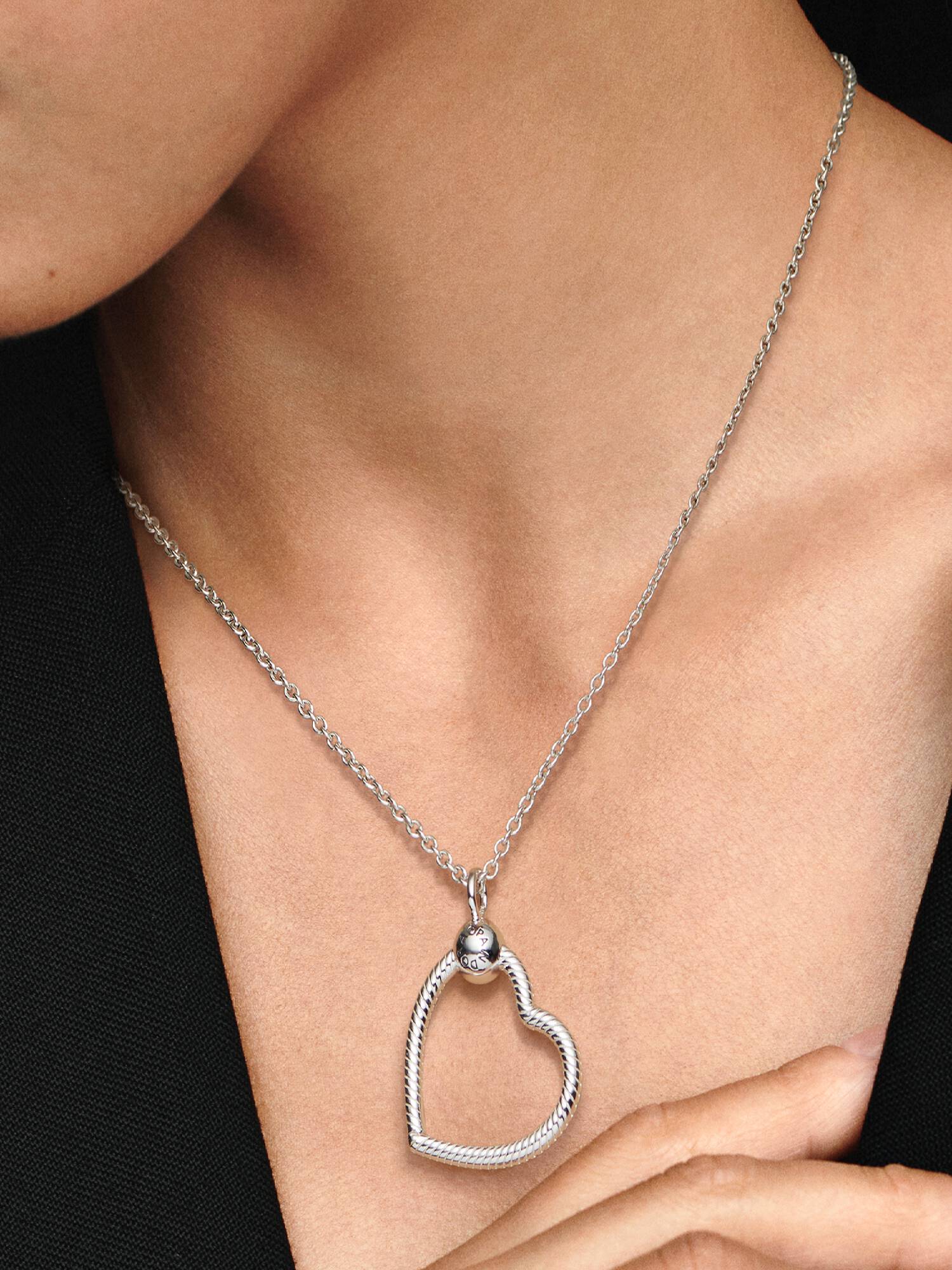 Pandora Moments Heart Charm Holder
