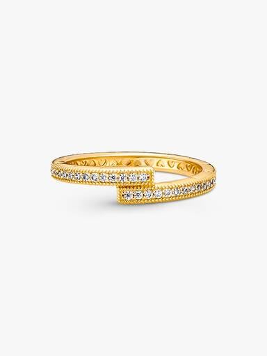 Sparkling Overlapping Ring
