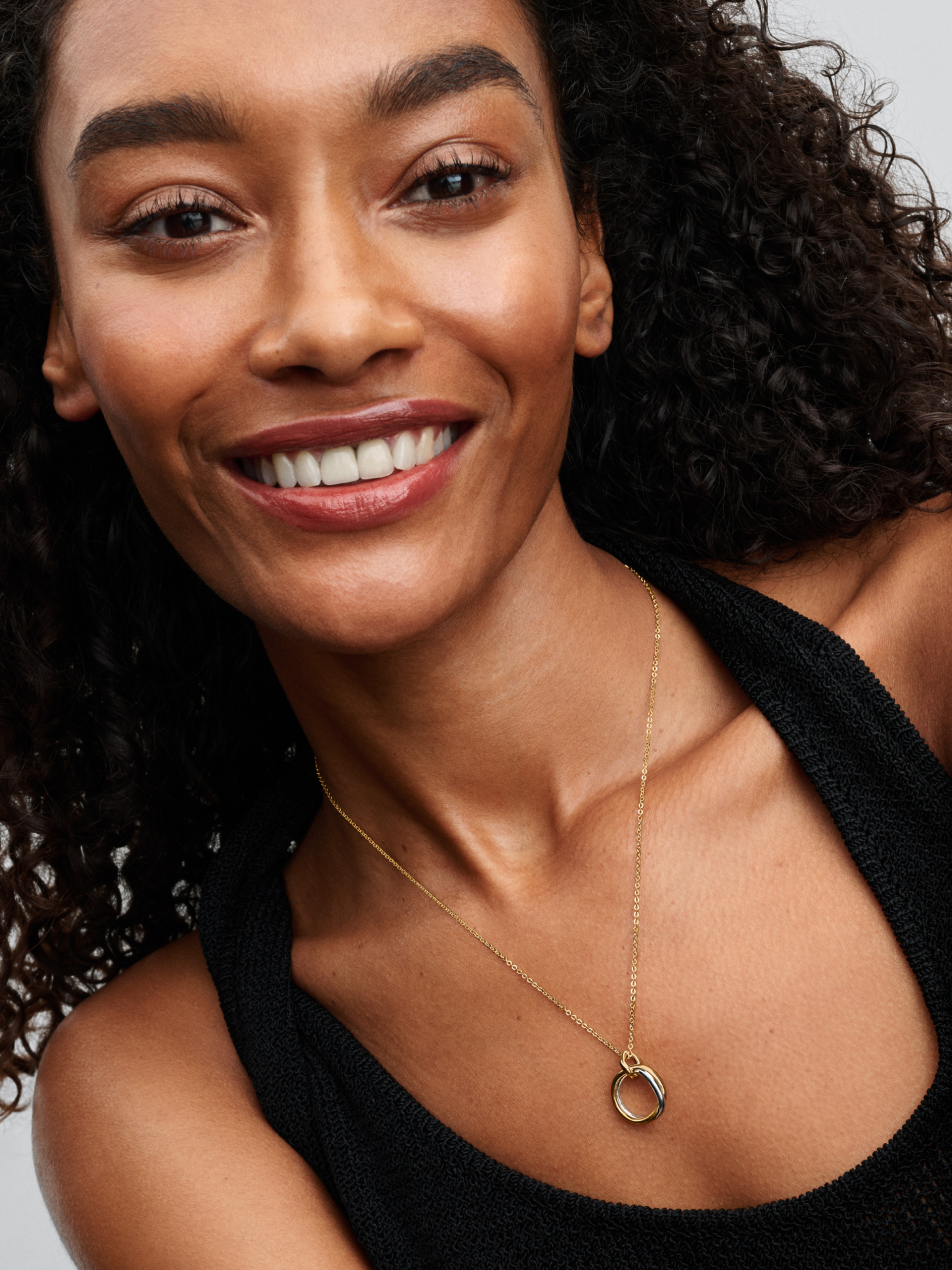 Organically Shaped Two-Tone Pendant Necklace | ツートーン | パンドラ'