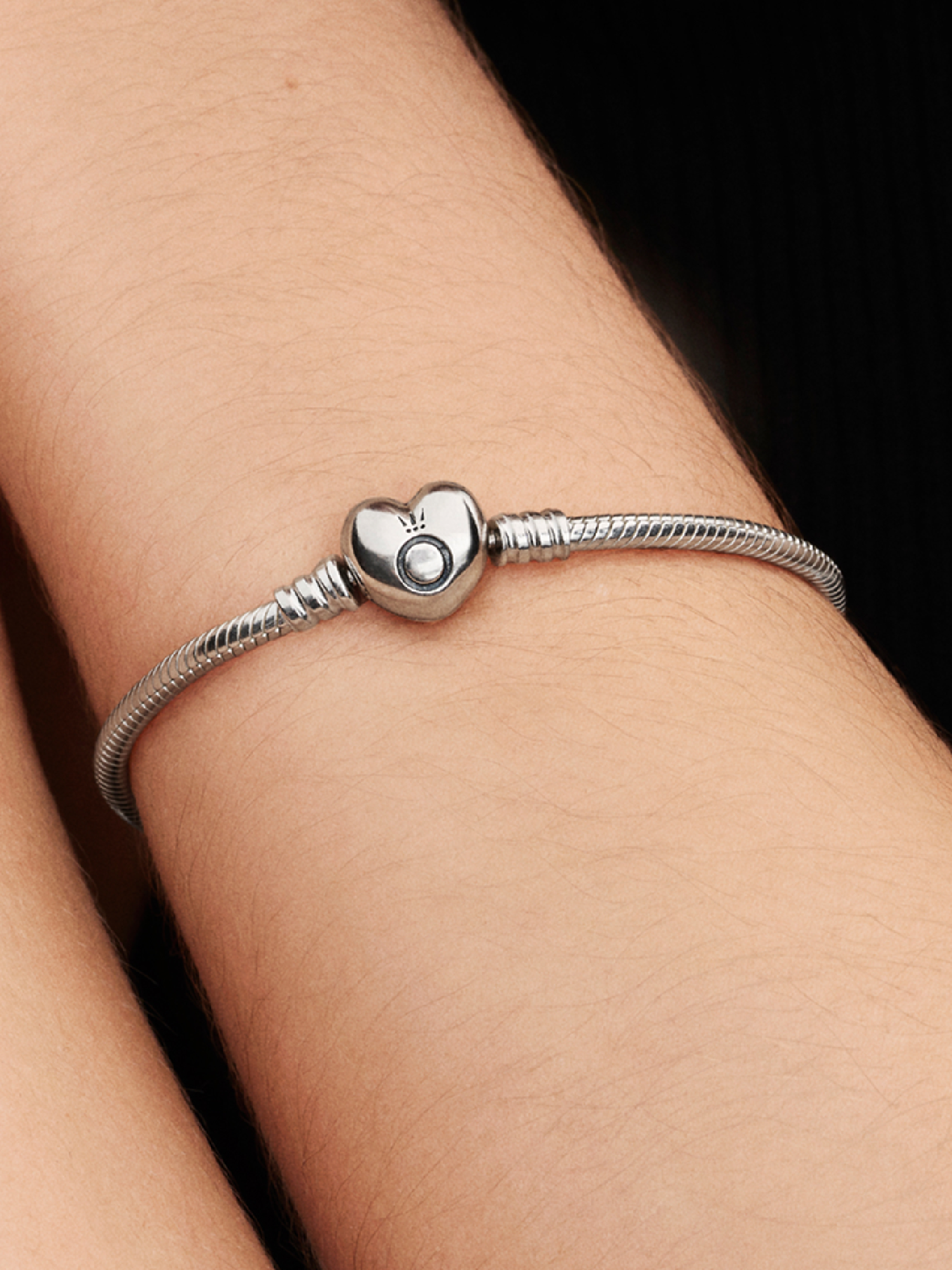 Pandora ハート ブレスレット 正規品 2025Q3E_collection_moments_go_