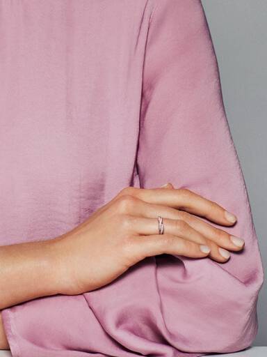 Sparkling Twisted Lines Ring