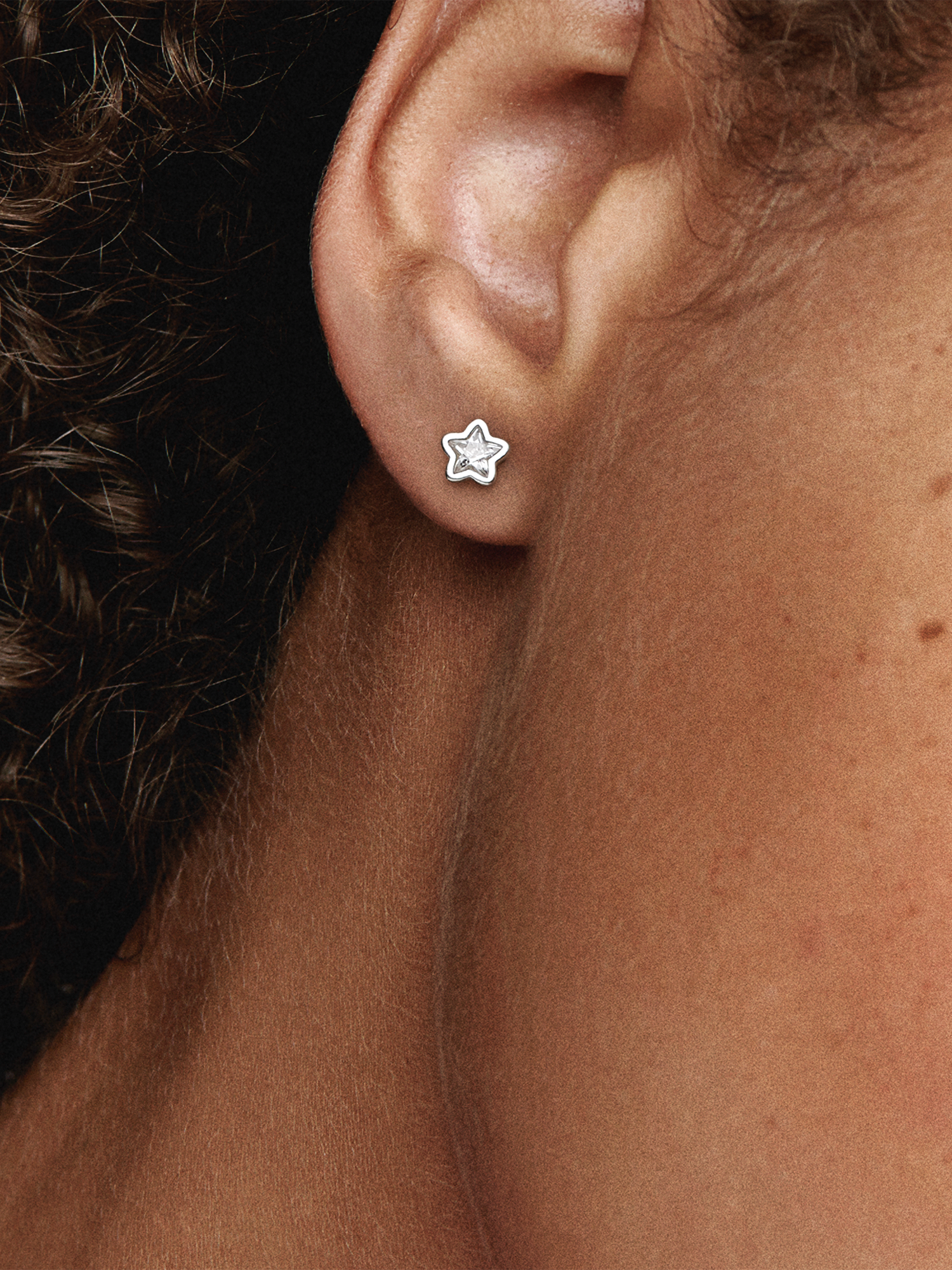 Sparkling Star Stud Earrings | スターリングシルバー | パンドラ'
