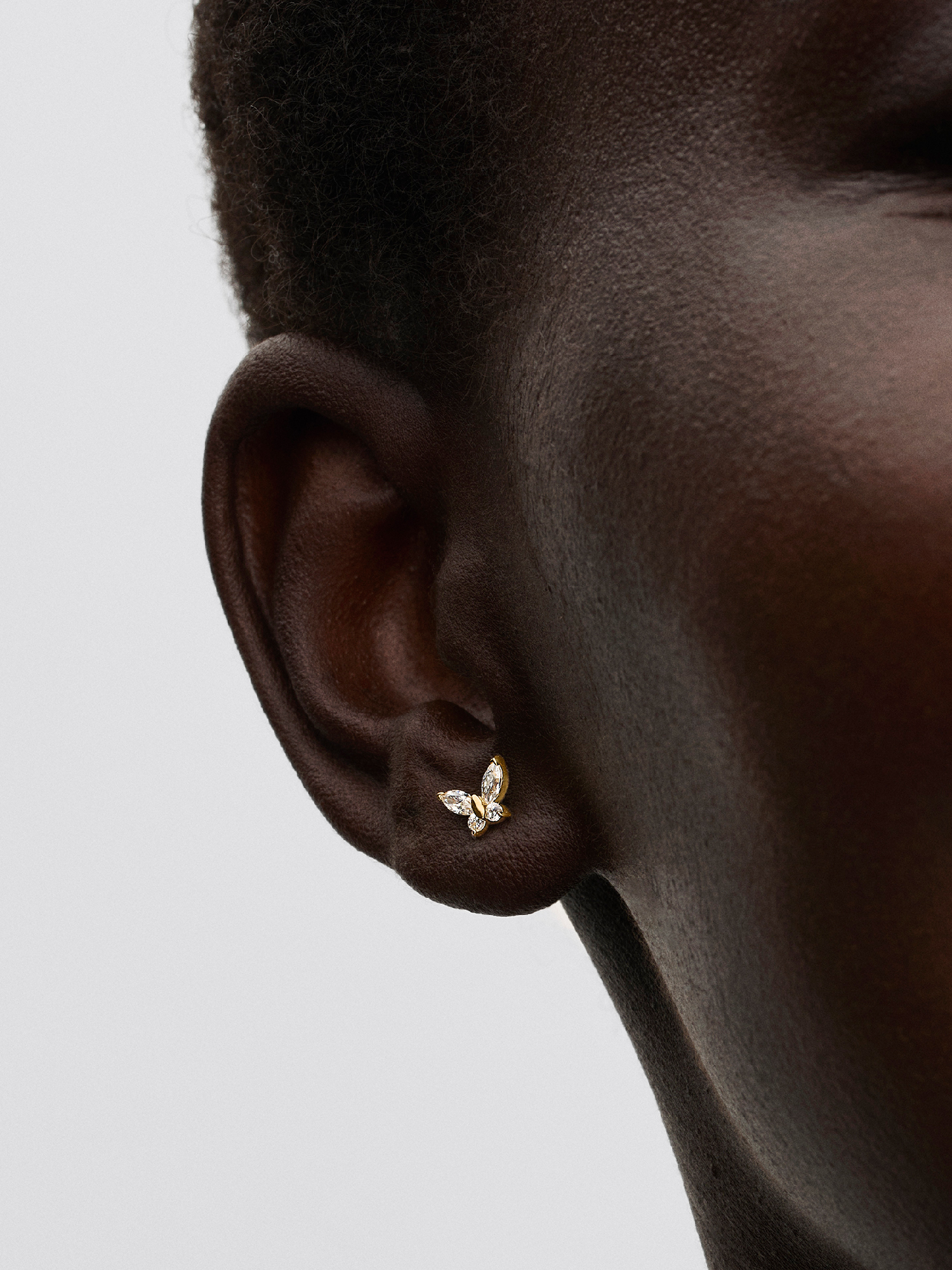 Butterfly Stud Earrings | ゴールドプレーティング | パンドラ'