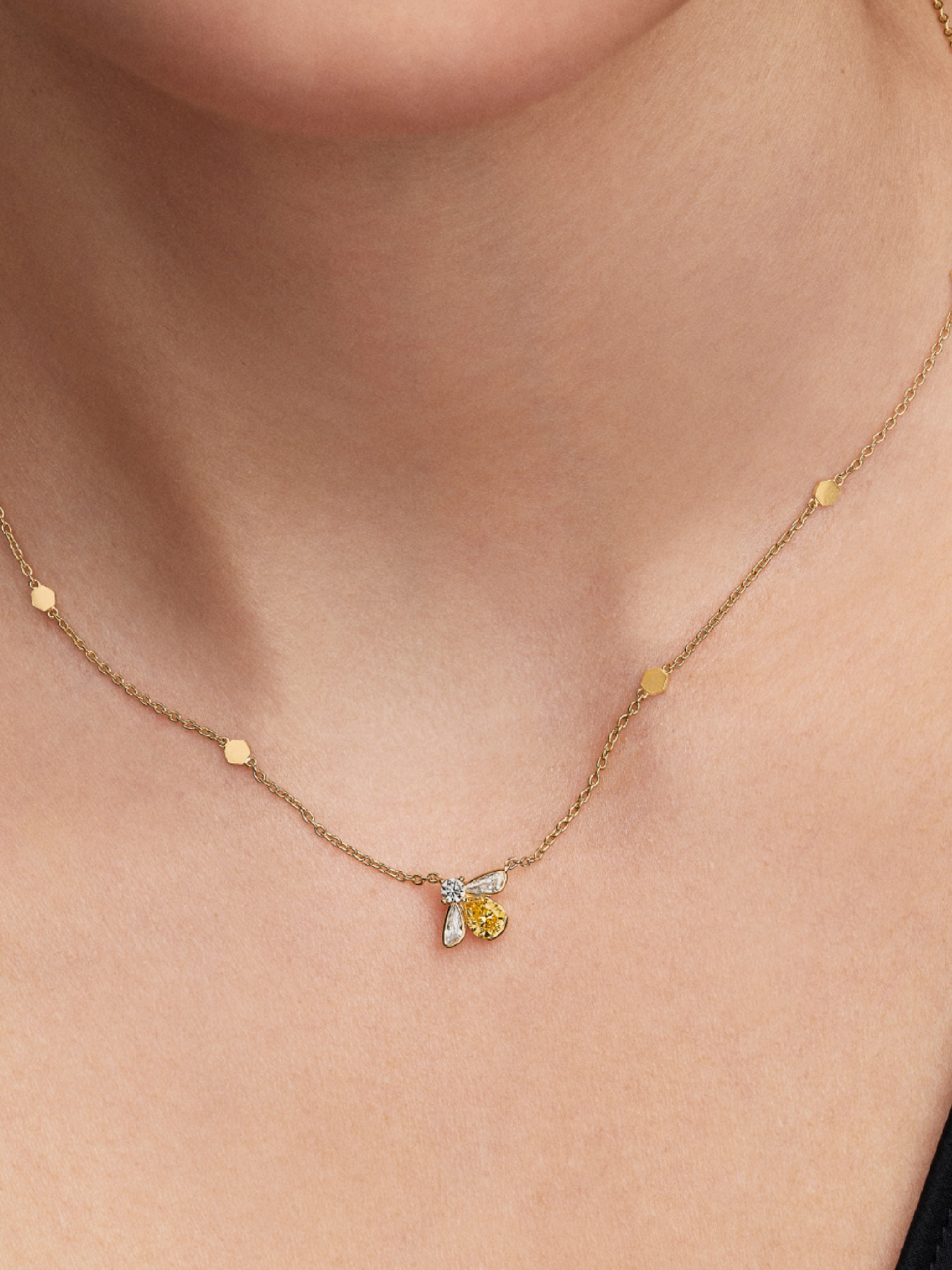 Honey Bee Pendant Necklace | ゴールドプレーティング | パンドラ'