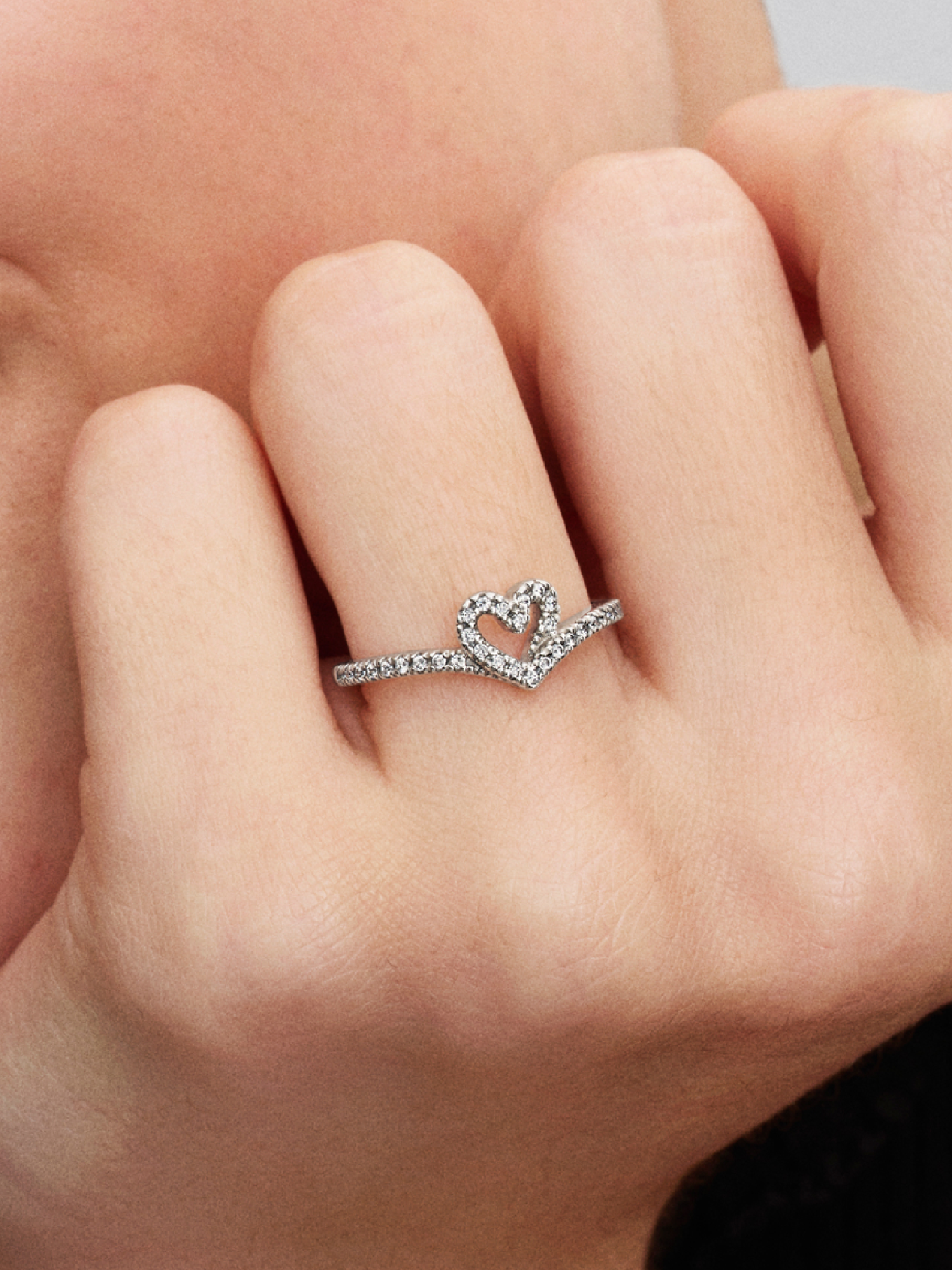 Sparkling Wishbone Heart Ring | スターリングシルバー | パンドラ'