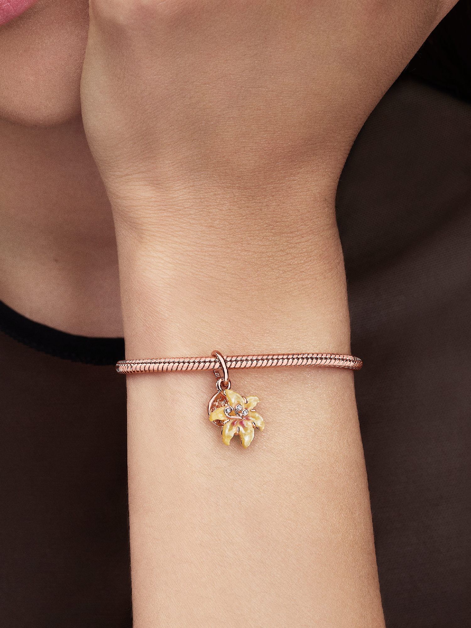 Disney Tangled Sundrop Flower Glow-in-the-dark Charm | ローズ