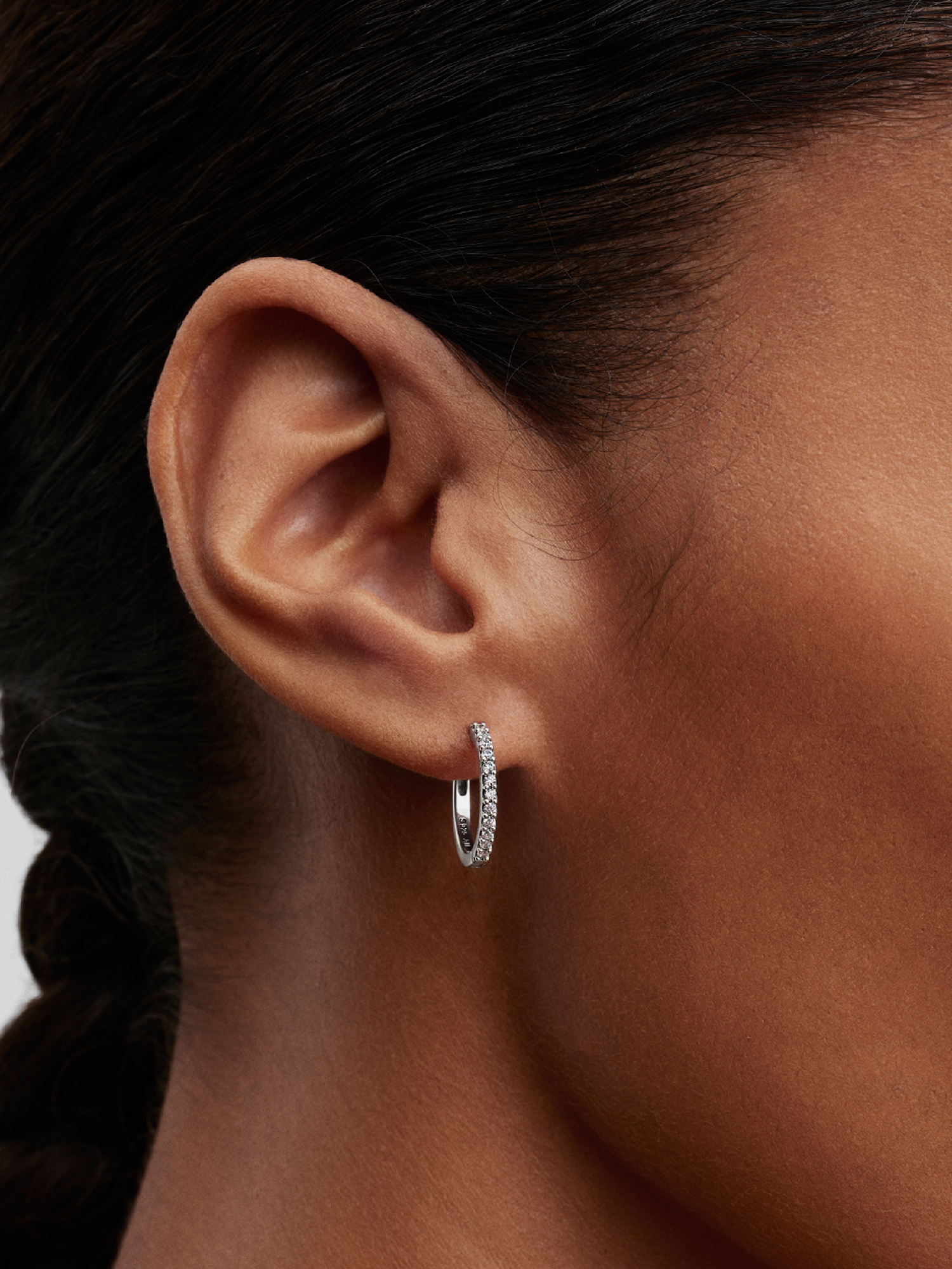 Sparkling Mini Hoop Earrings | スターリングシルバー | パンドラ'