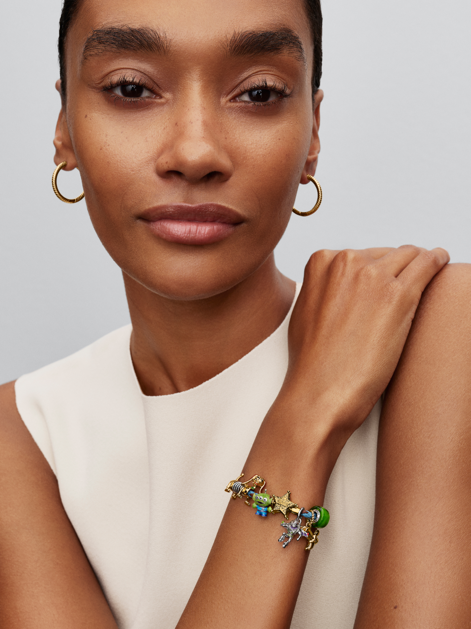 Disney Pixar Toy Story Sheriff Star Bracelet | ゴールドプレー