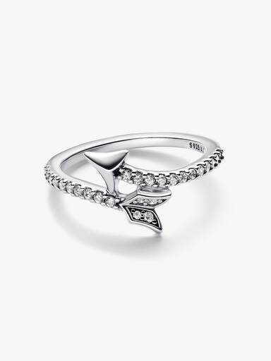 Sparkling Arrow Ring