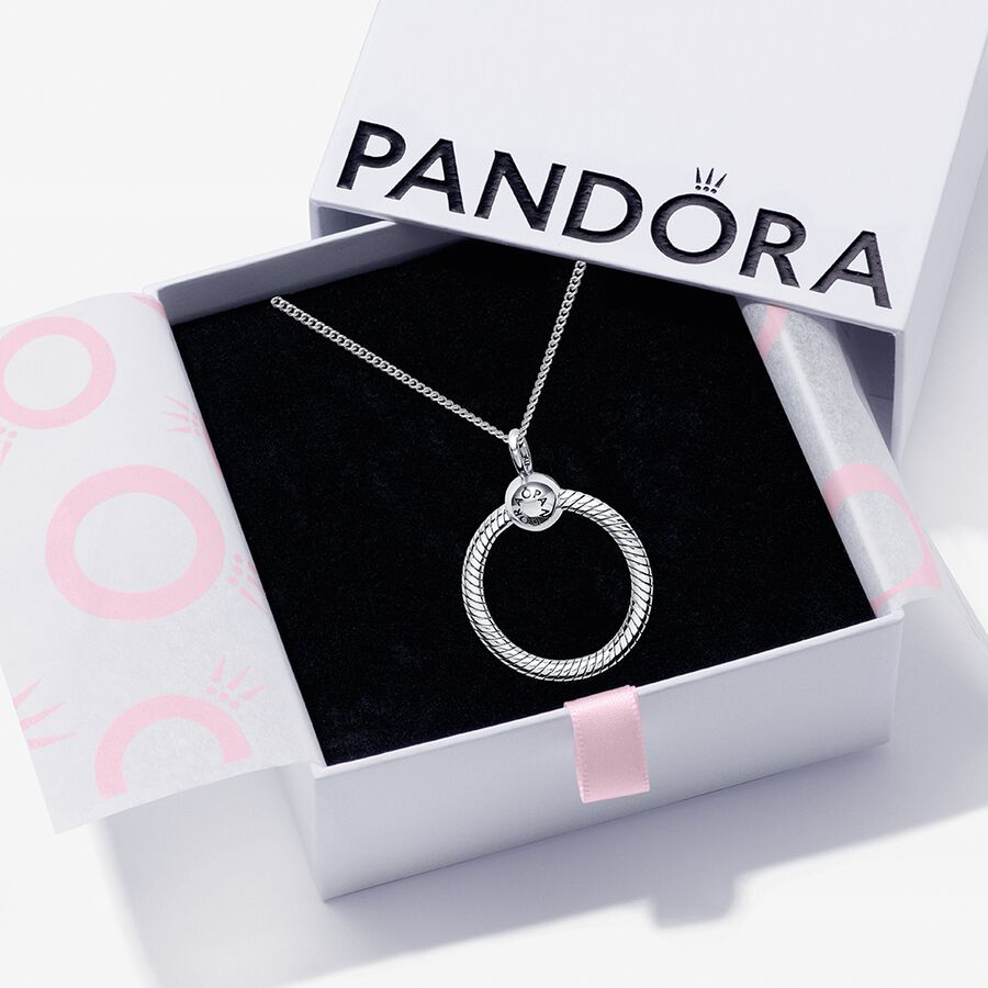 Small Sterling Silver O Pendant Gift Set image number 0