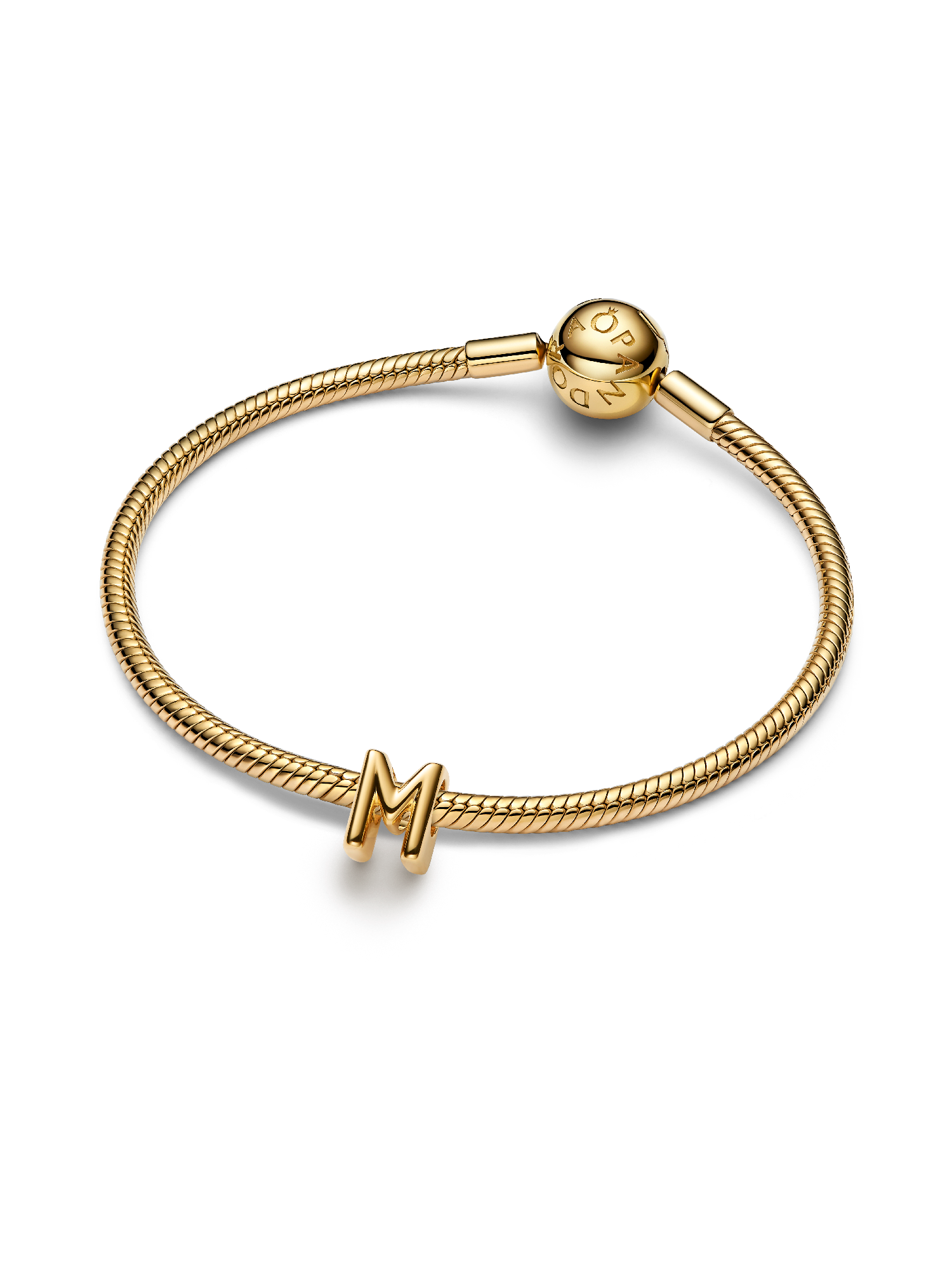 Letter M Alphabet Charm | ゴールドプレーティング | パンドラ'