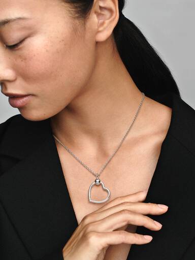 Pandora Moments Heart Charm Holder